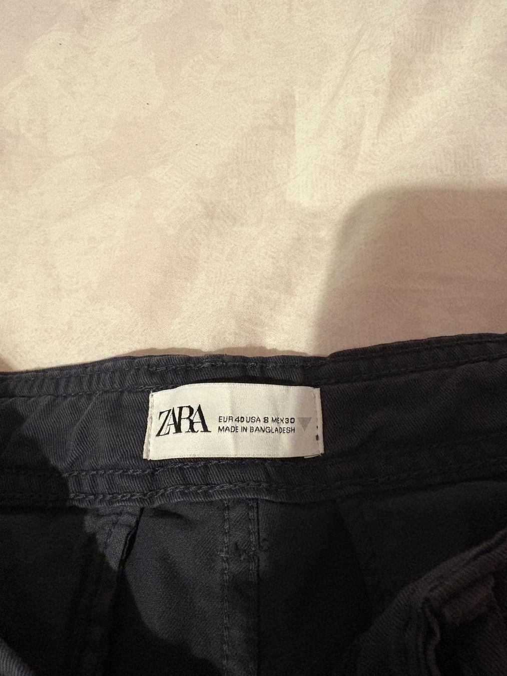 Zara Pantaloni: Schwarze Hose Zara – Nuovo (secondo la descrizione) da Thalwil venduto da Corinne7 1