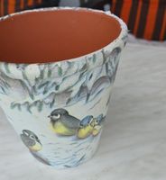 Blumentopf mit Vögelmotiv handdekoriert