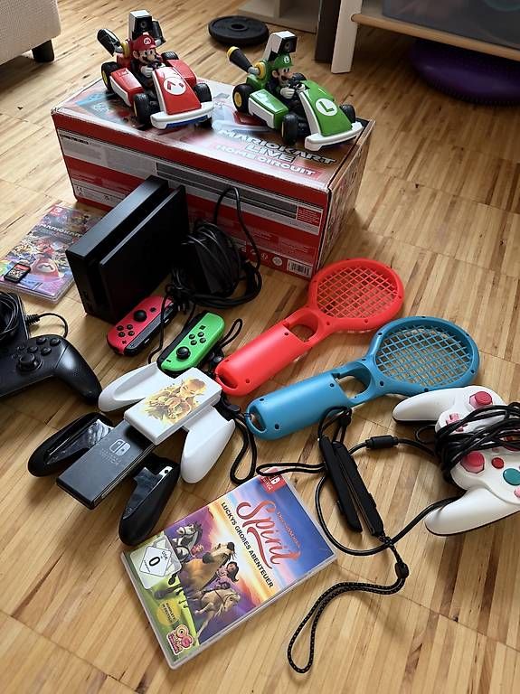 Nintendo Console: Nintendo Switch + Zubehör – Usato da Luzern venduto da inf_y9fp 4