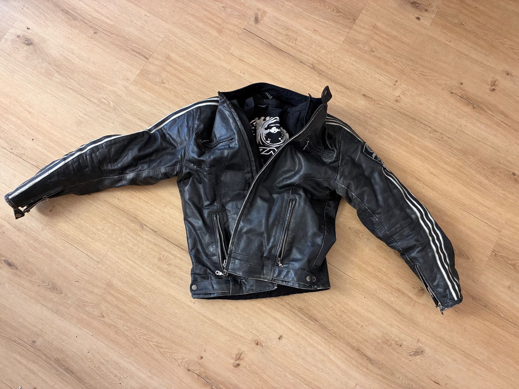 Giacche: Motorrad Lederjacke ixon – Usato da Henggart venduto da Schalk2
