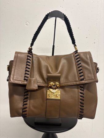 Moschino grosse Tasche Leder braun Ziernähte Crossbody