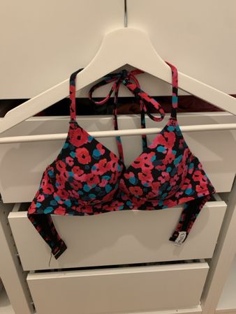 Haut de maillot de bain fleuri