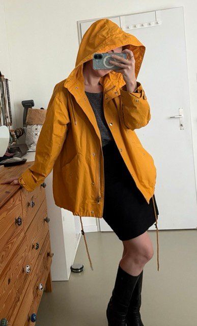 H&M Giacche: Veste style imper jaune moutarde à capuche - Taille 38 – Usato da Zürich venduto da AnnaSa 1
