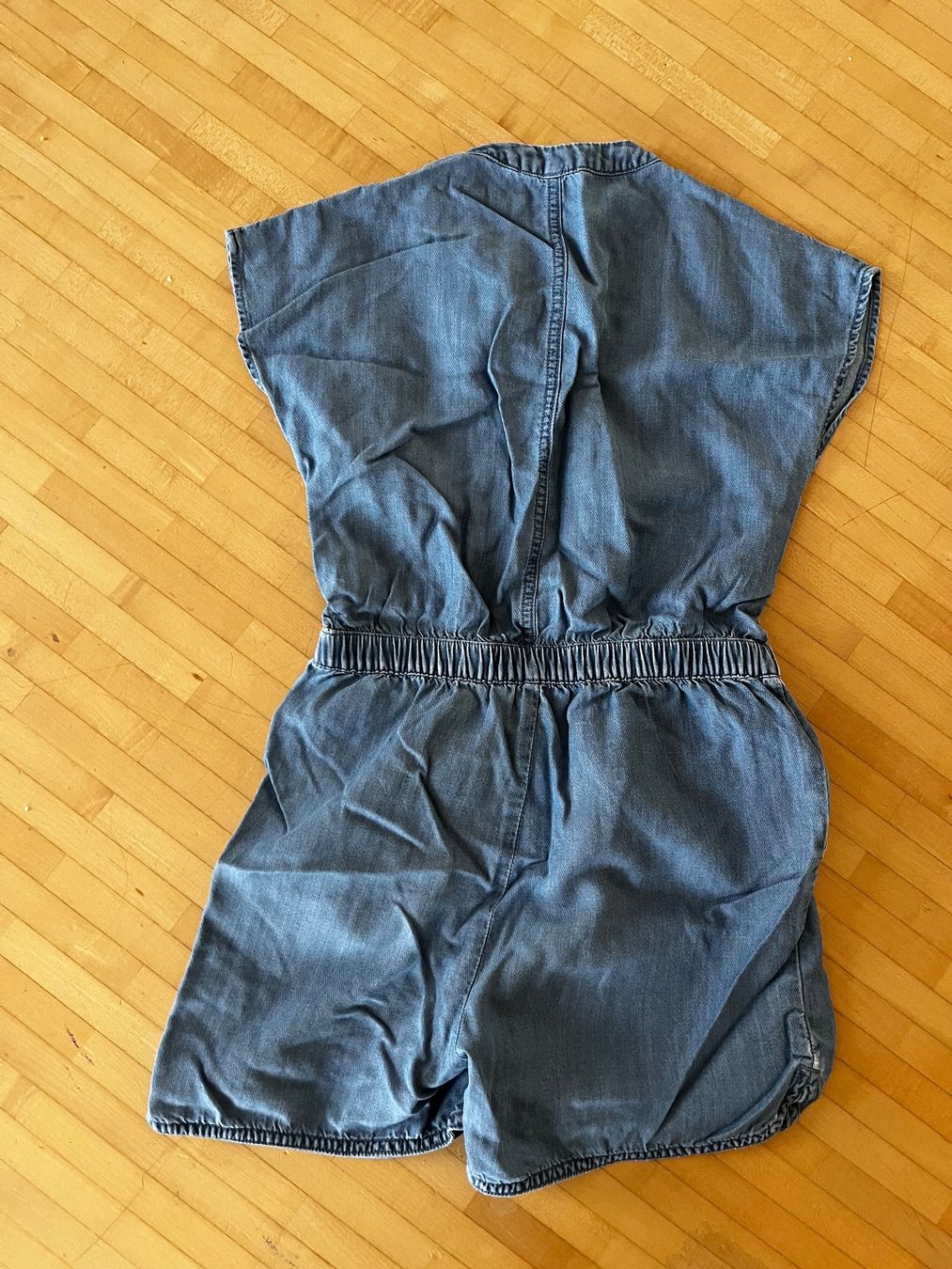 Tute: Jumpsuit luftiger Jeansstoff 128 – Usato da Horgen venduto da Hoppelhase11 2