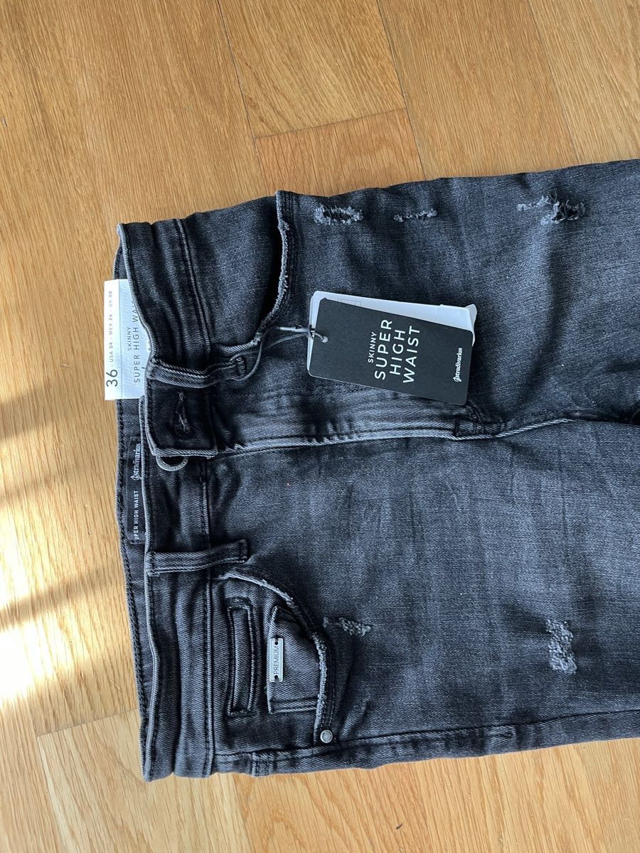 Stradivarius Jeans: Coole Stradivarius Jeans -Neu- Gr. 36 – Neu und originalverpackt aus Zürich von MariaSusanne 1