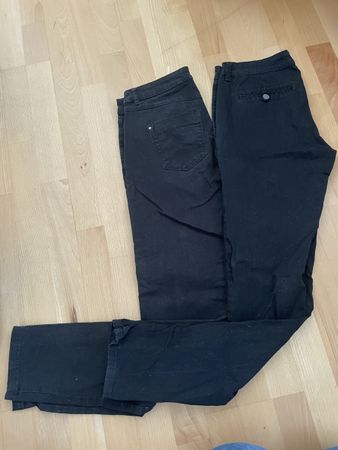 Schwarze Hosen