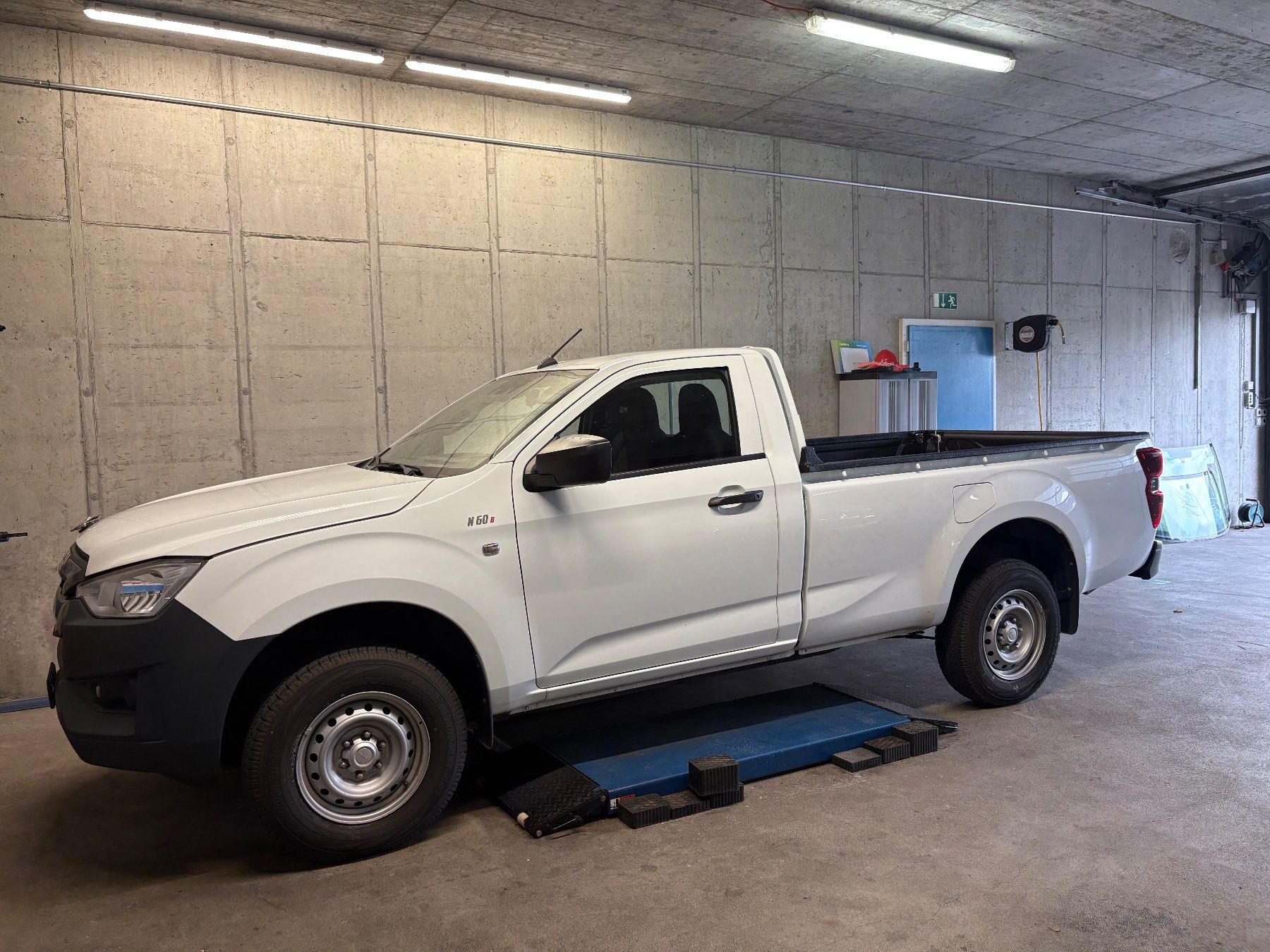 Isuzu Tutti i ricambio: Brücke / Pritsche / ISUZU D-MAX N60 / Single / PICK-UP SÖPP – Nuovo (secondo la descrizione) da Hasle LU venduto da Mroeoesli0 2