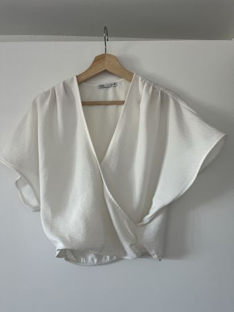 Schickes weisses Wickelshirt / Bluse