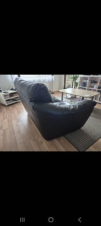 Sofas: 2er sofa Leder gratis – D'occasion à Münchenstein par vik_6btb 2