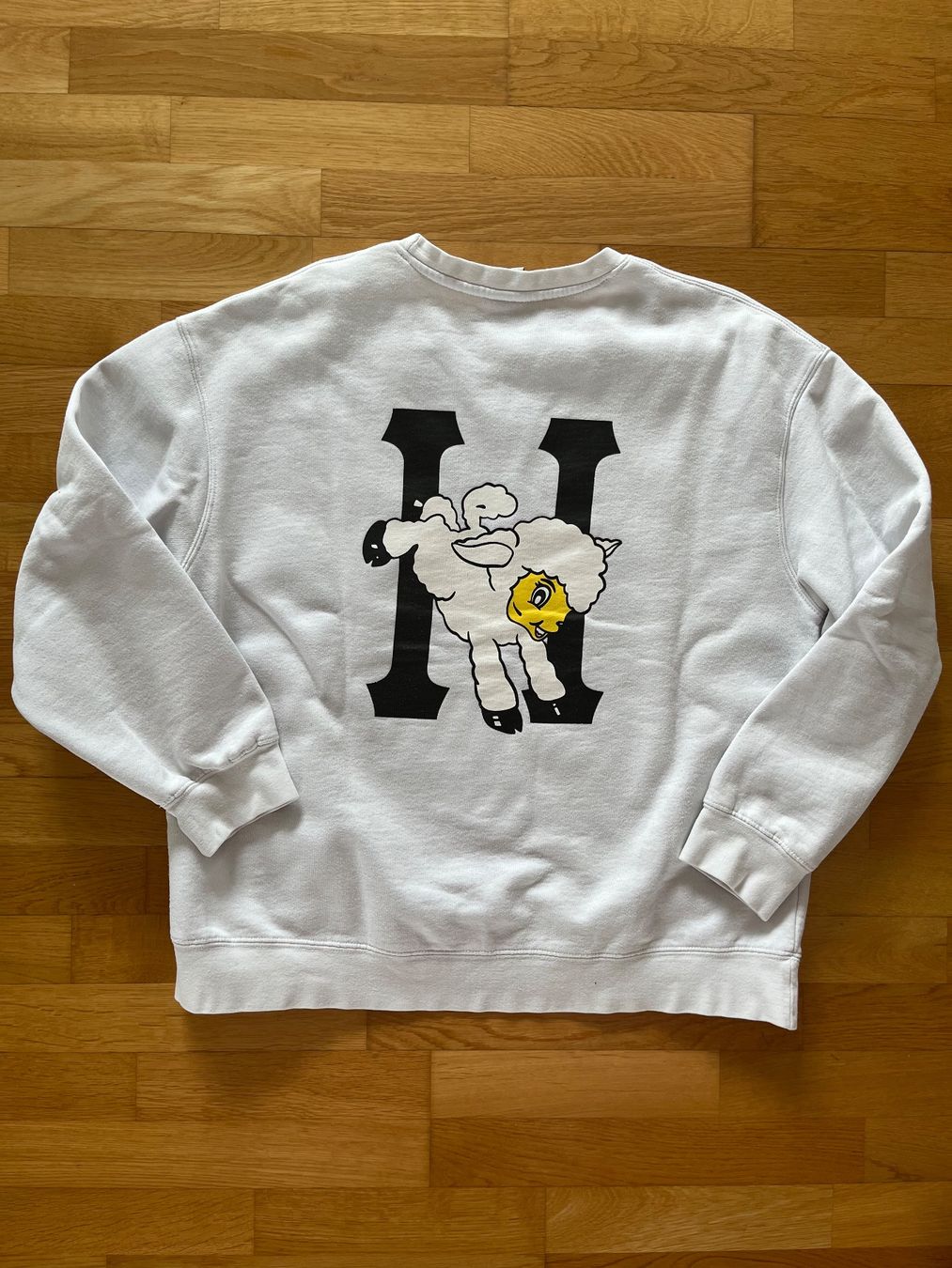 Pulls & Sweat-shirts: Huf Pullover Weiss Schaf Grösse L Skate Sweater Sweatshirt – D'occasion à Winterthur par har_vb7b