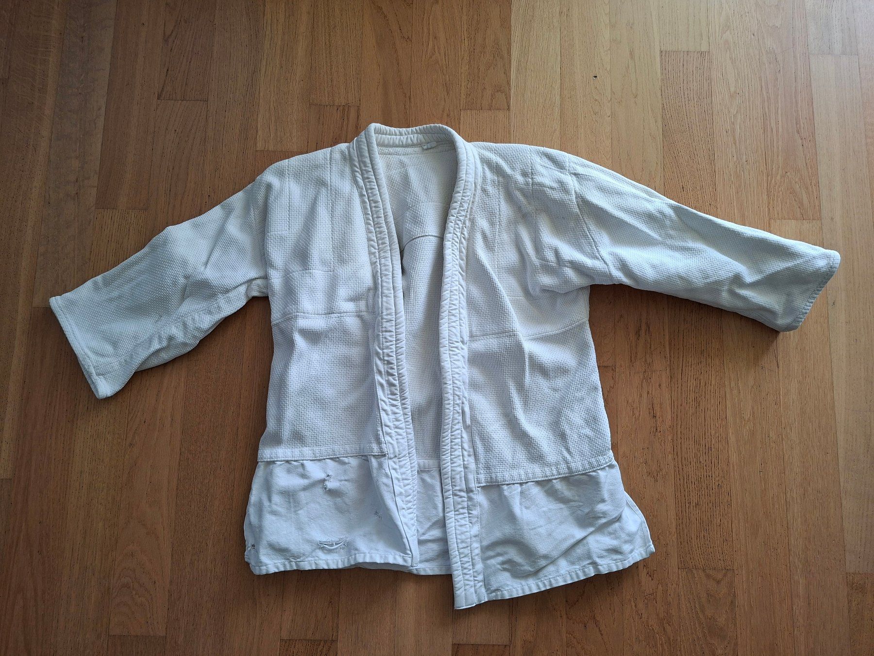 Giacche: Judogi weiss, Grösse ca. 46-48 – Usato da Goldau venduto da feh_2qvj