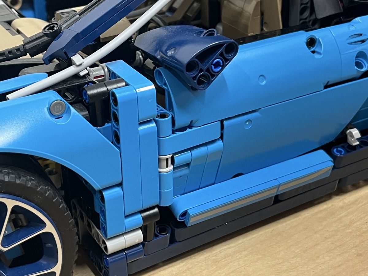 Lego Kit di costruzioni: Lego Technic Bugatti Chiron 42083 – Usato da Steinhausen venduto da yzos 8