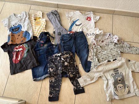 Tolles Jungen Kleiderpaket, Grösse 80, Top Zustand