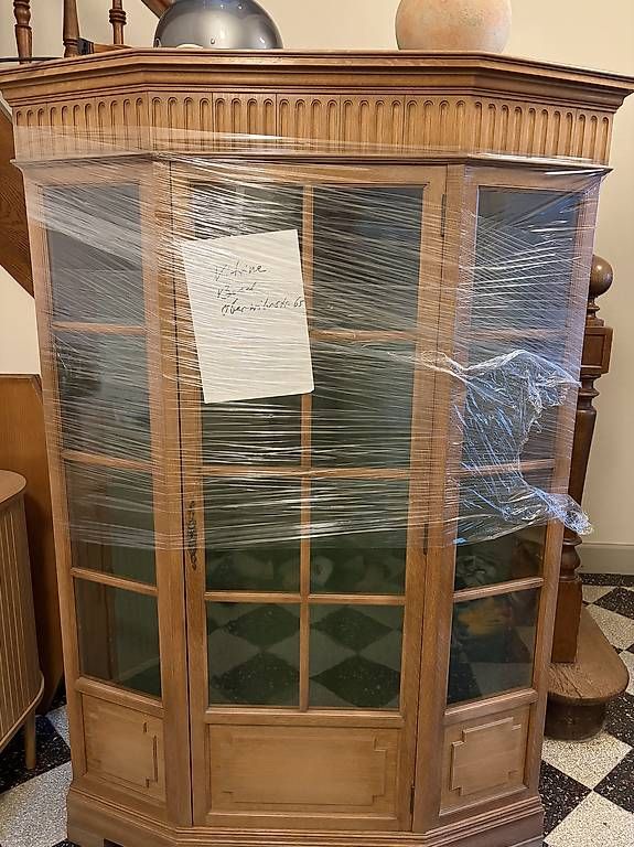 Vetrine:  Vitrine – Usato da Basel venduto da SophieLBasel 1