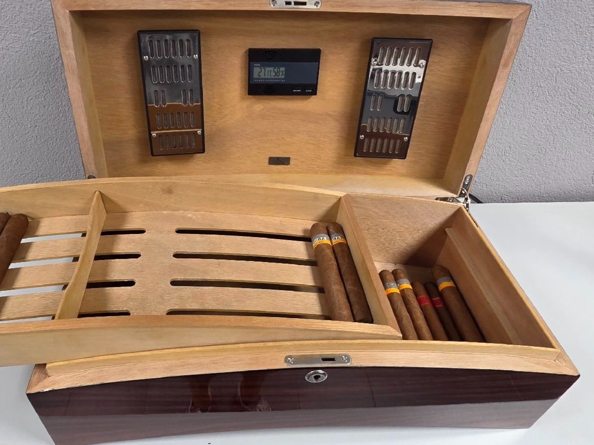 Humidor per sigari: Humidor – Usato da Cernier / venduto da car_5rm5 1