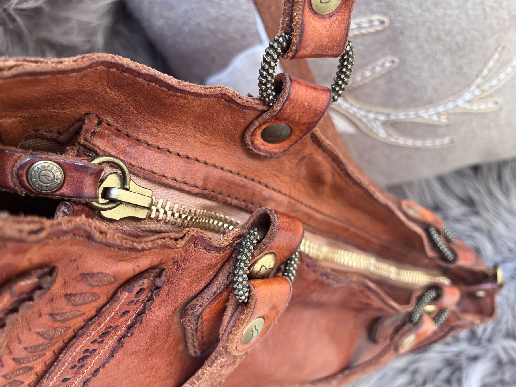 Campomaggi Borse da donna: Campomaggi Studded Leather Shoulder Bag in cognac – Usato da Turgi venduto da spieszlia 4