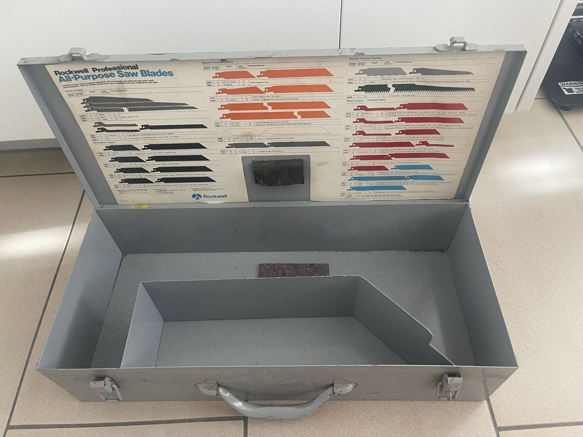 Valises de voyage: Metallkoffer 50x22x11 – D'occasion à Elsau par isidobrany09 1