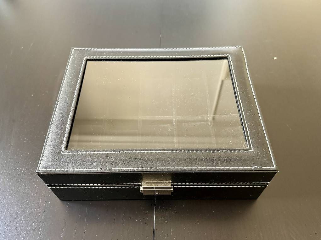 Scatole porta orologi: Uhrenbox 25 / 20 / 8 – Usato da Basel venduto da Klingelbergstrasse