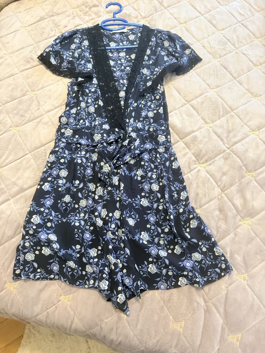 Sandro Tute: Flowery short jumpsuit by Sandro – Nuovo (secondo la descrizione) da Genève venduto da iri_f78b