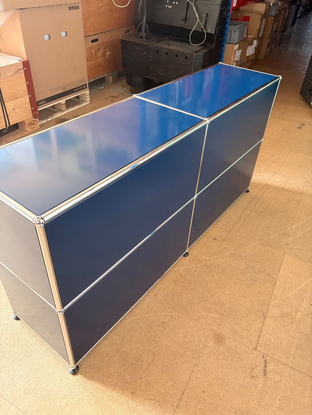 USM Scaffali: USM Haller Sideboard Stahlblau mit Klappen – Nuovo (secondo la descrizione) da Hellbühl venduto da copy-swiss 2