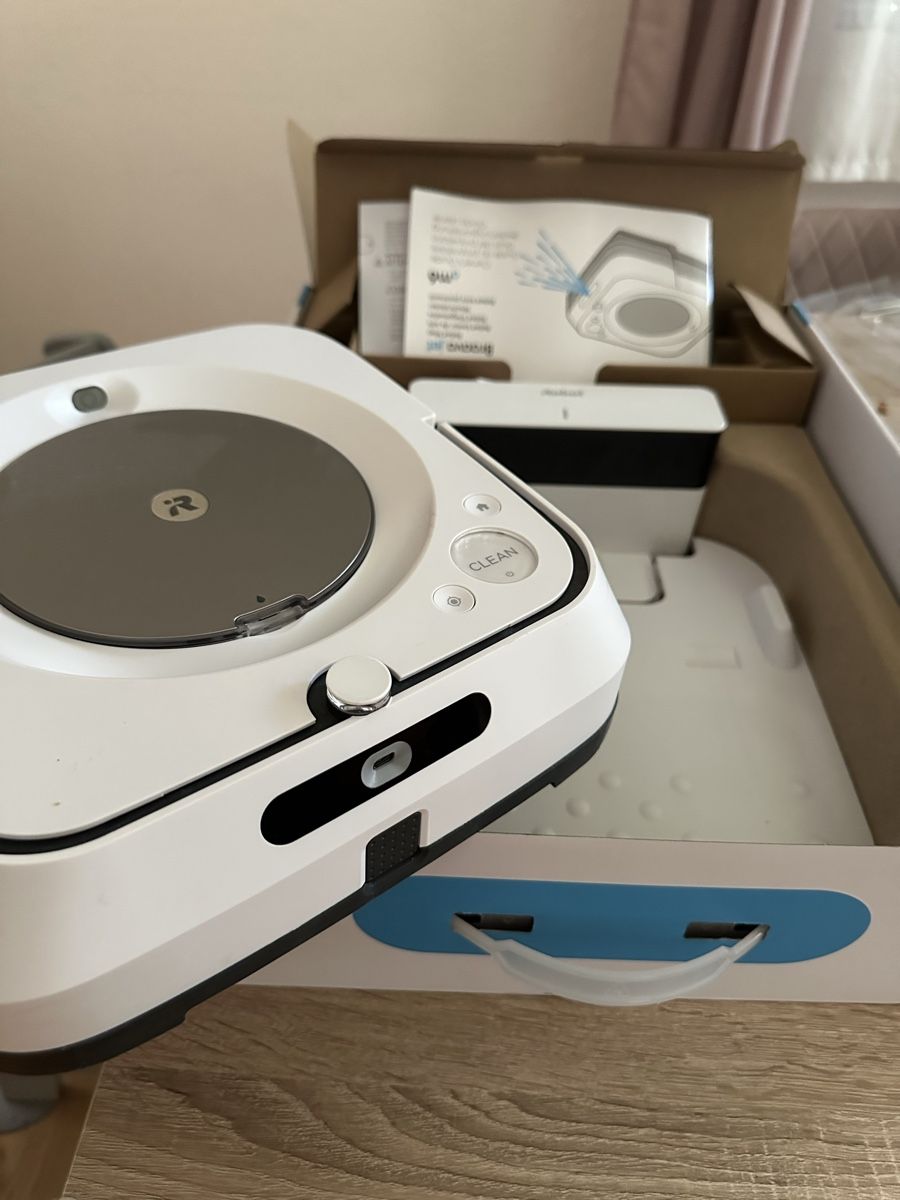 Irobot Aspirateurs & Accessoires: iRobot Bravva Jet m6 – D'occasion à Sachseln par S.Mullis 1
