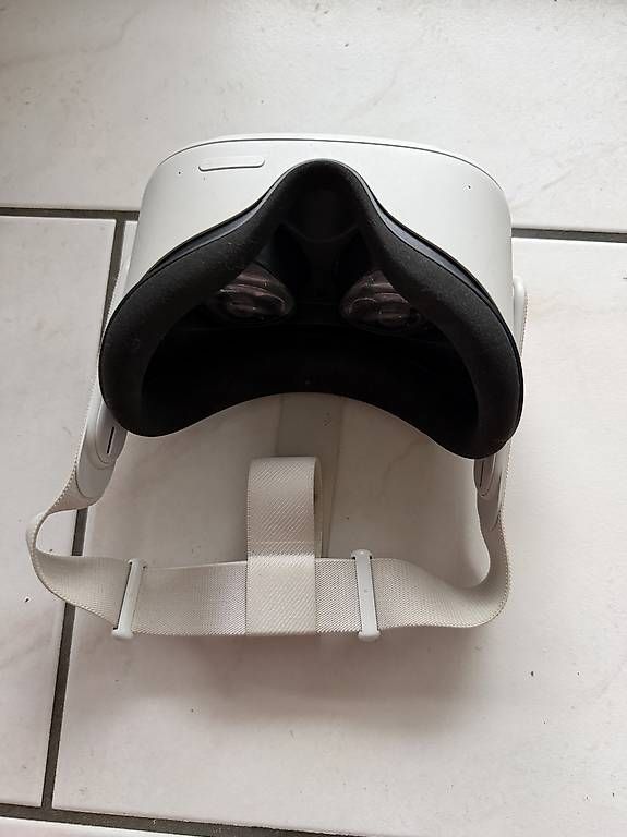 Casco VR: Meta Quest 2 – Usato da Lengnau AG venduto da Golf_2 2