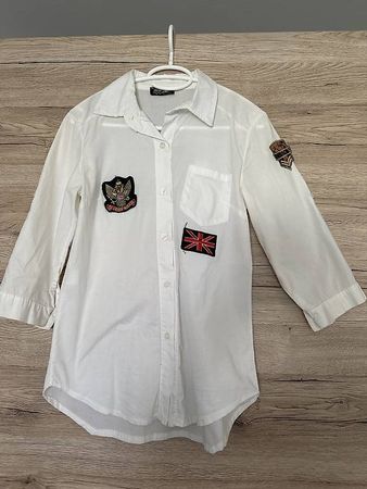 Weisse Hemdbluse Damen Gr. XS/34  mit Aufnähern