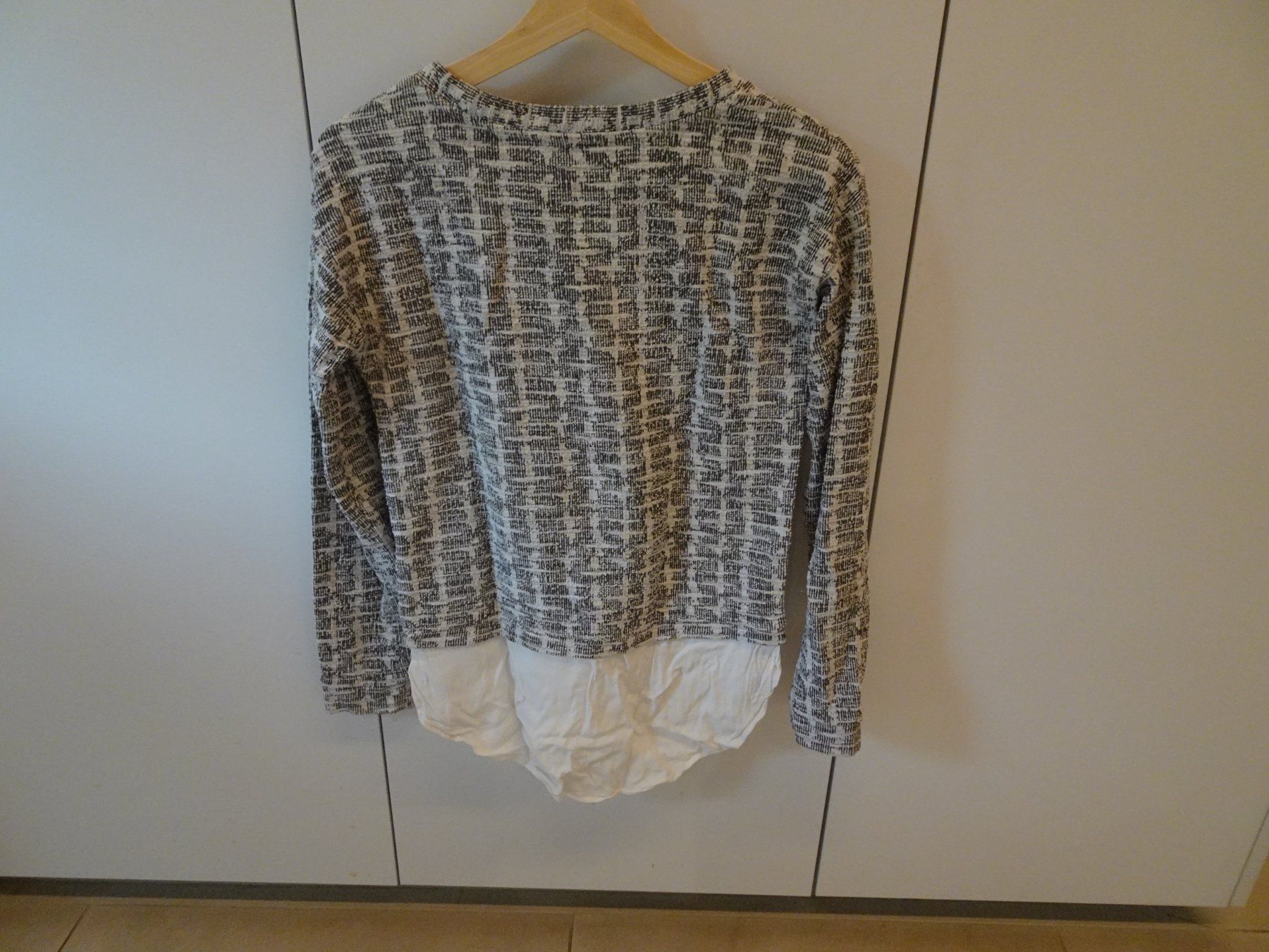 Tom Tailor Maglioni & Felpe: Blusen-Pulli Tom Tailor schwarz-weiss Gr. XS - 260233 – Usato da Küssnacht am Rigi venduto da Good4Deckeli 1