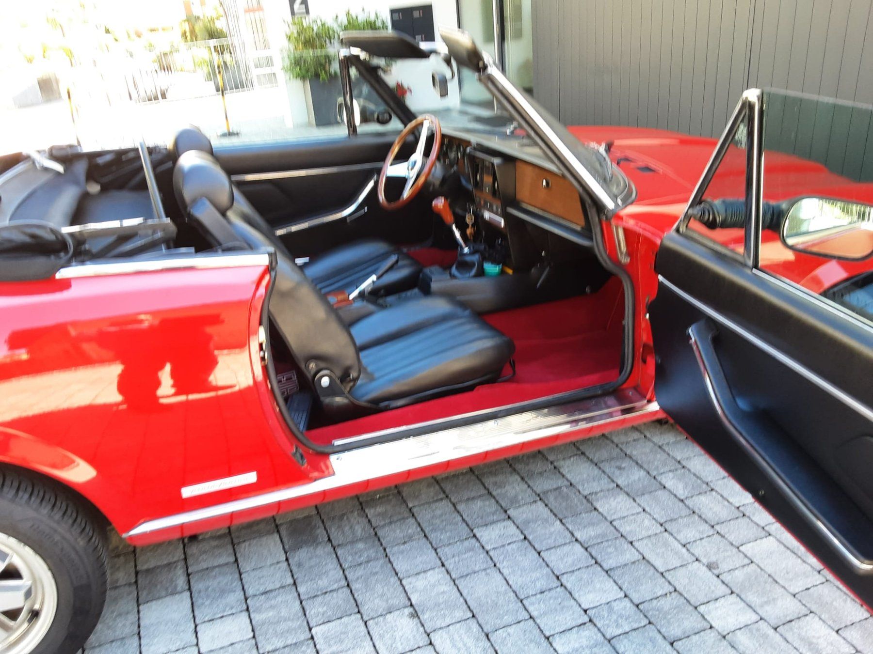 Fiat Automobili: Fiat 124 Spider rossa . Auto d'epoca – Usato da Melide venduto da Mariofan 3