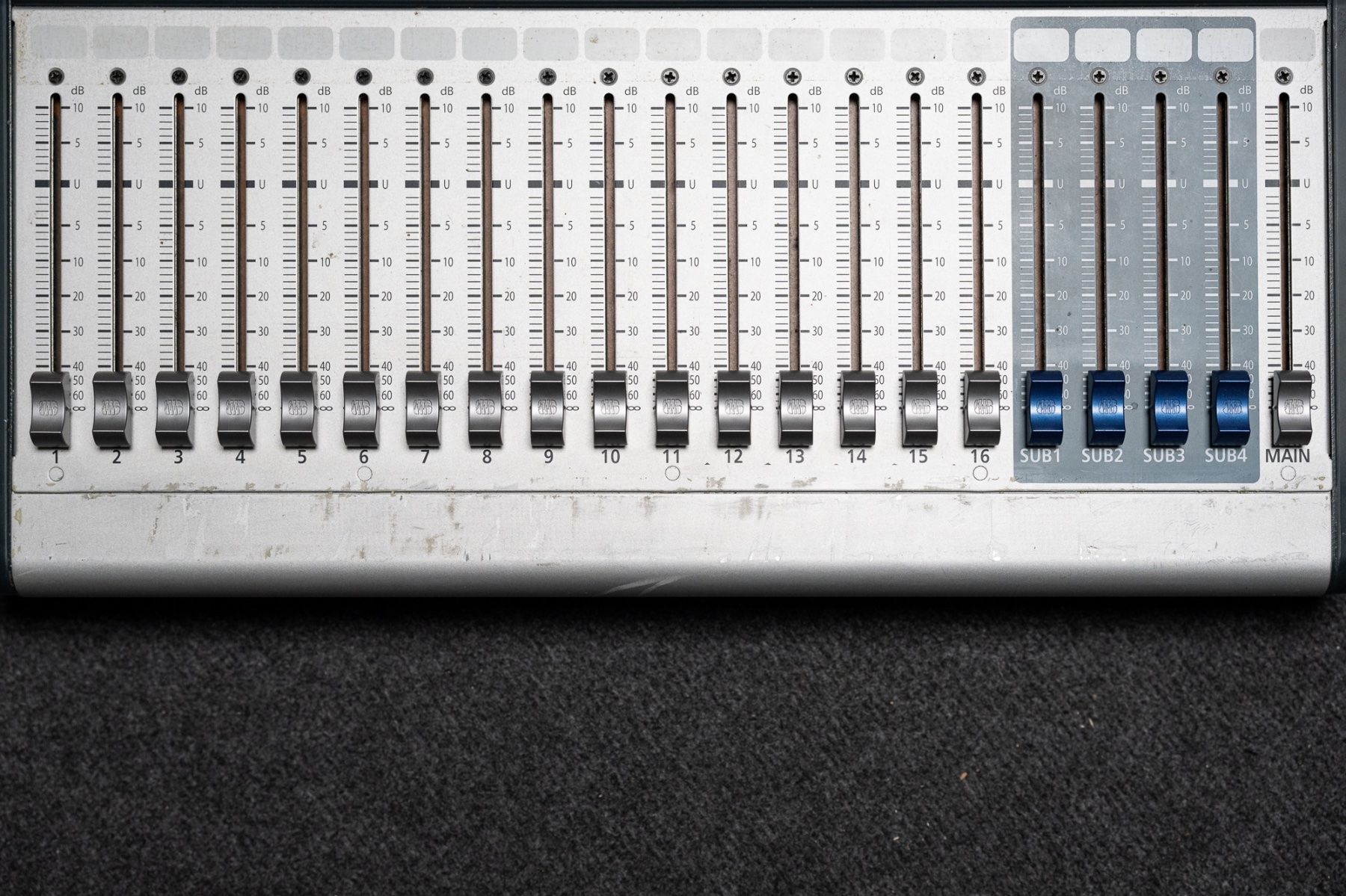 PreSonus Console di mixaggio: Presonus StudioLive 16.4.2 Digital Mixer – Usato da Péry venduto da Mitchproductions 1