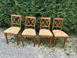4 klassizistische Stühle – schönes antikes Ensemble
