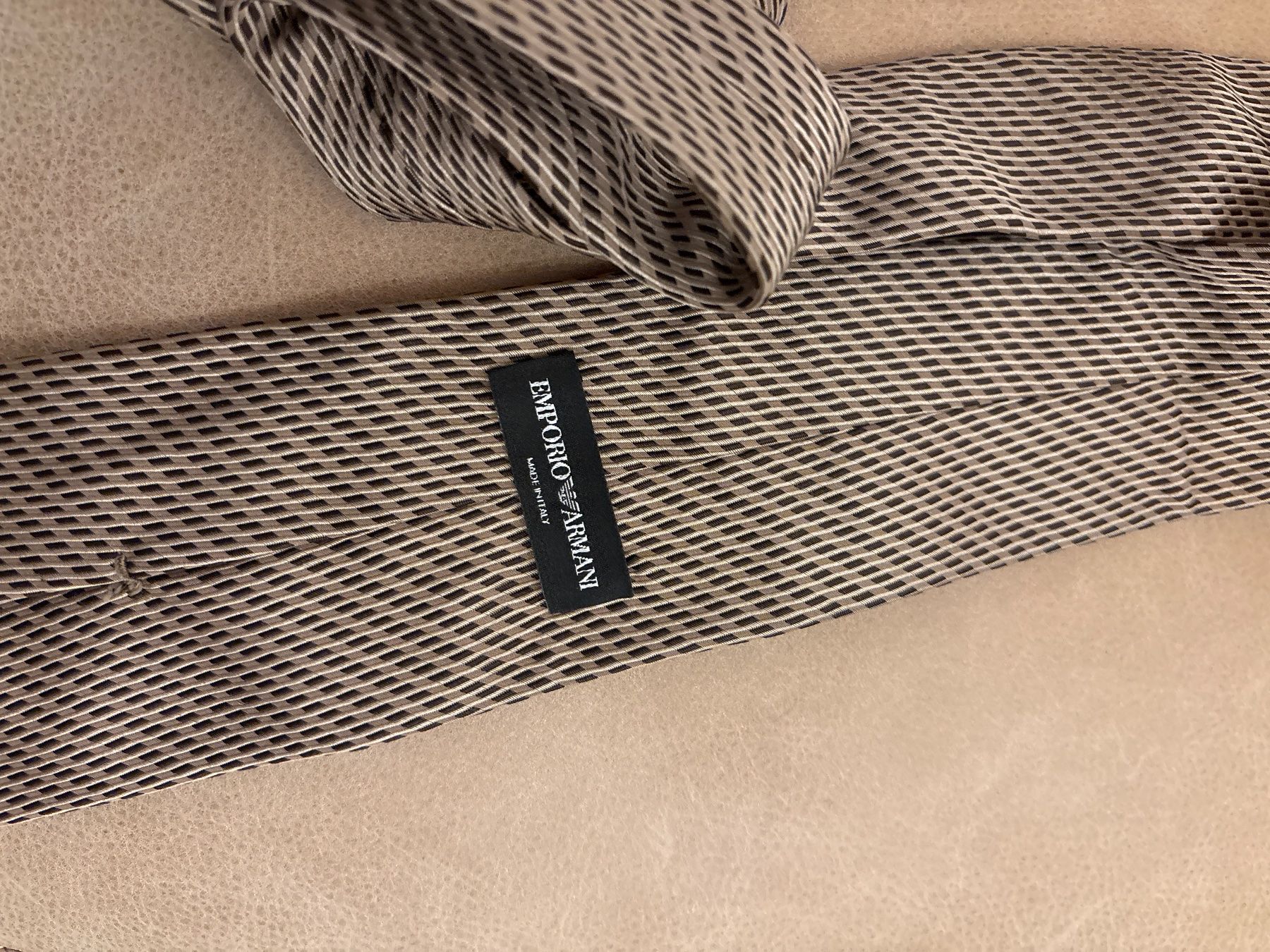 Armani Cravatte: Emporio Armani Krawatte – Usato da Rüschlikon venduto da mai_5ngh