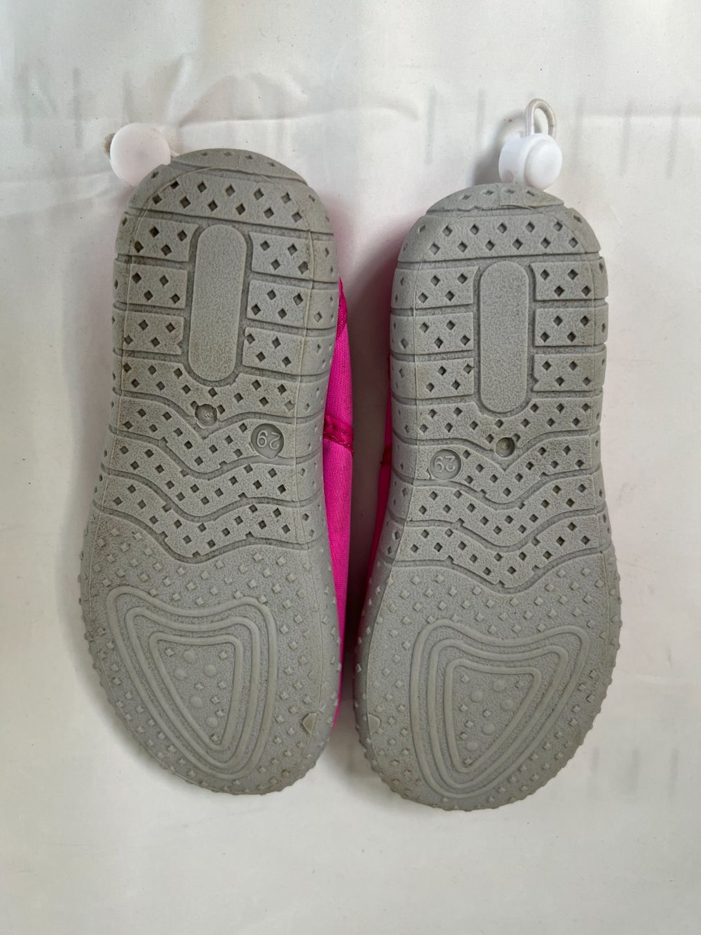 Scarpe per ragazze: Wasserschuhe Grösse 29 – Usato da Zürich venduto da Drahtzug 3