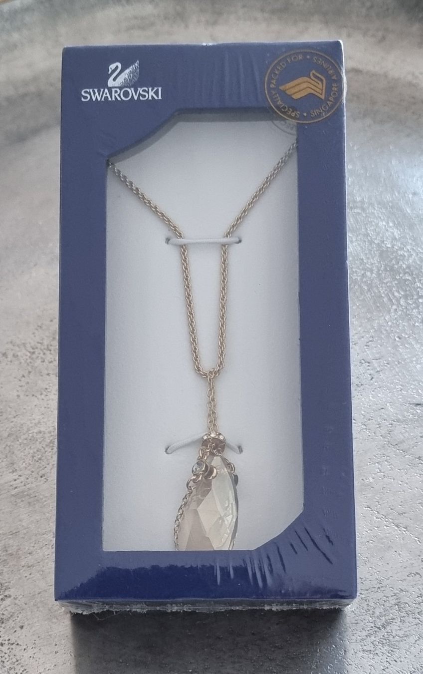 Swarovski Colliers: ORIGINAL Swarovski Goldige Kette – Neuf (Voir description) à Frauenfeld par Bleeddragon