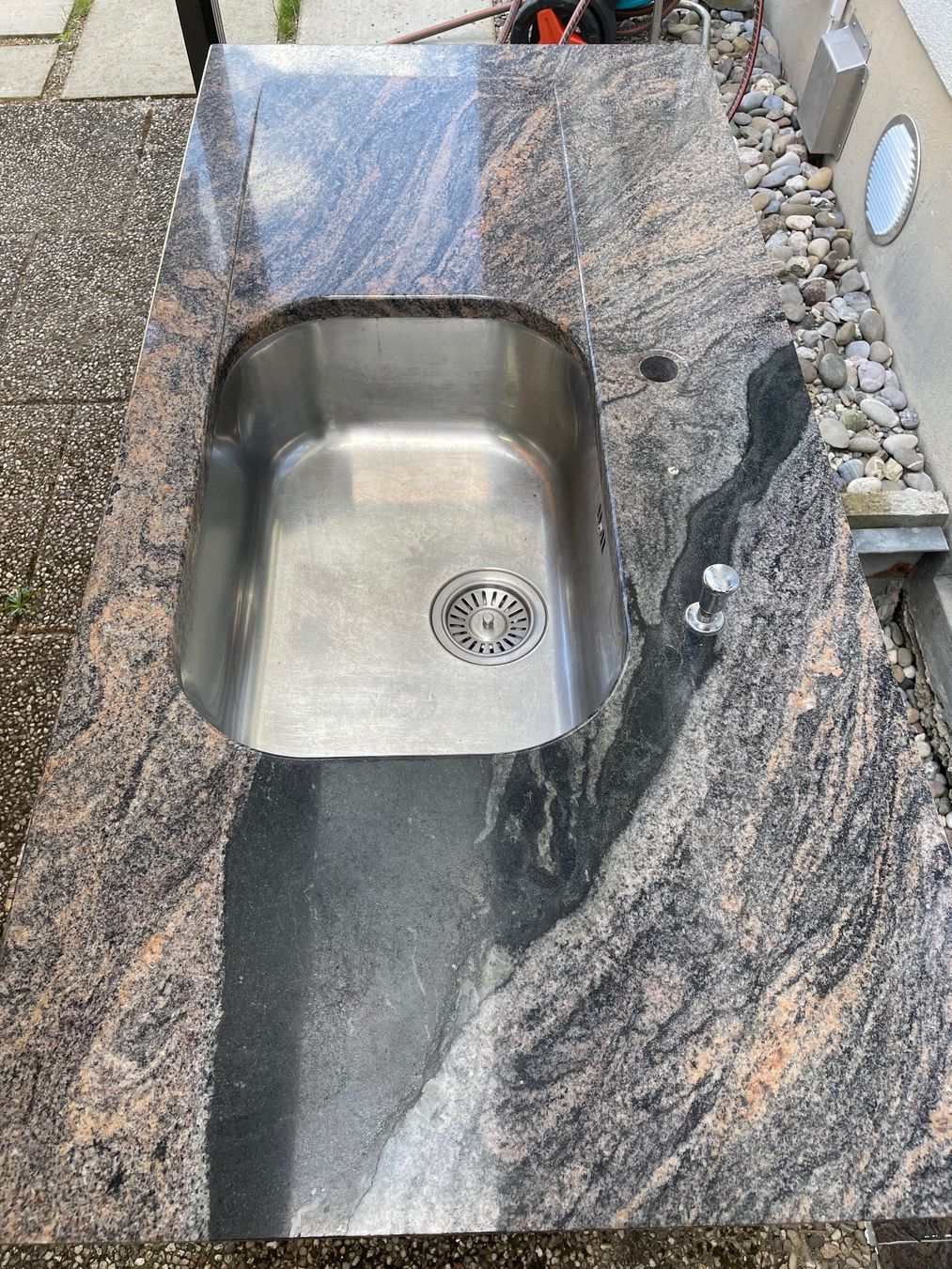 Spülbecken & Waschbecken: Naturstein Küchenabdeckung mit Spülbecken gebraucht – Gebraucht aus Riehen von KochVerkauf 6