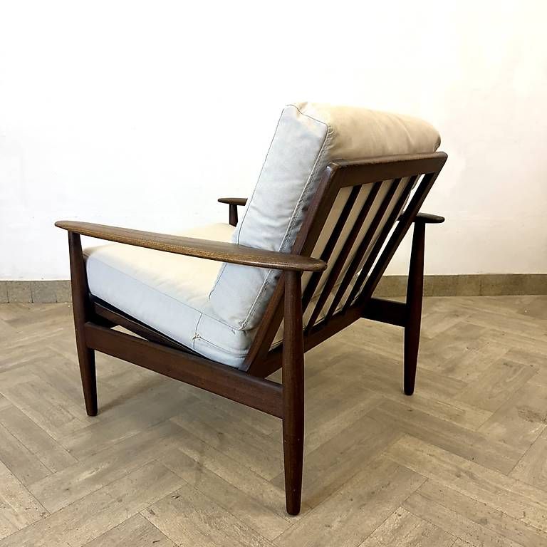 Poltrone: Mid Century danish walnut Easy Chair – Usato da basel venduto da vintory.ch 3