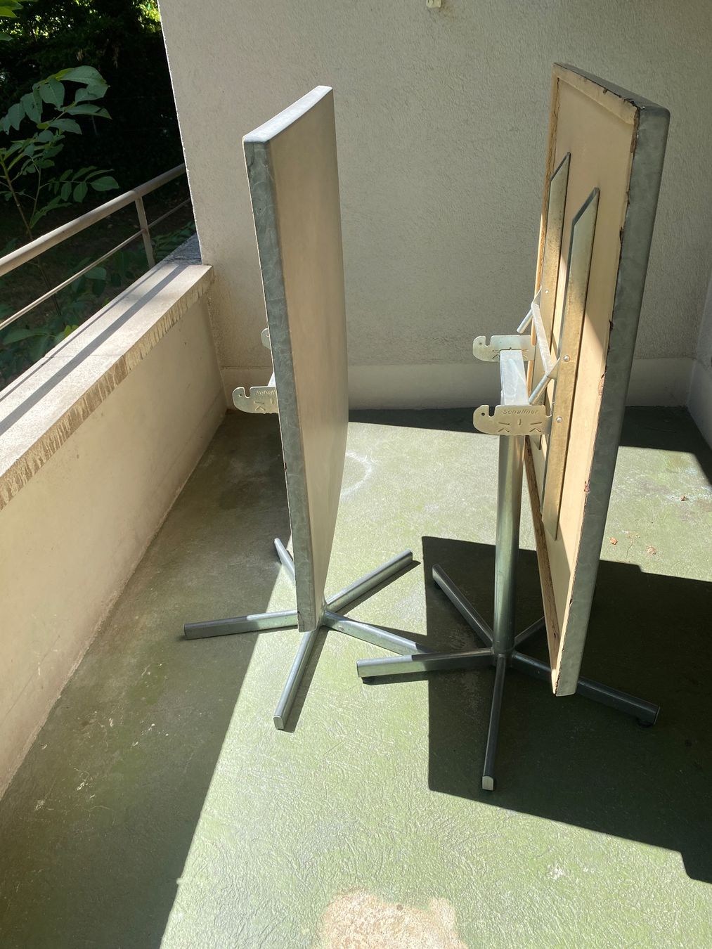 Tables: Schaffner Balkon/Gartentisch – D'occasion à Bern par wil_9gyf 5