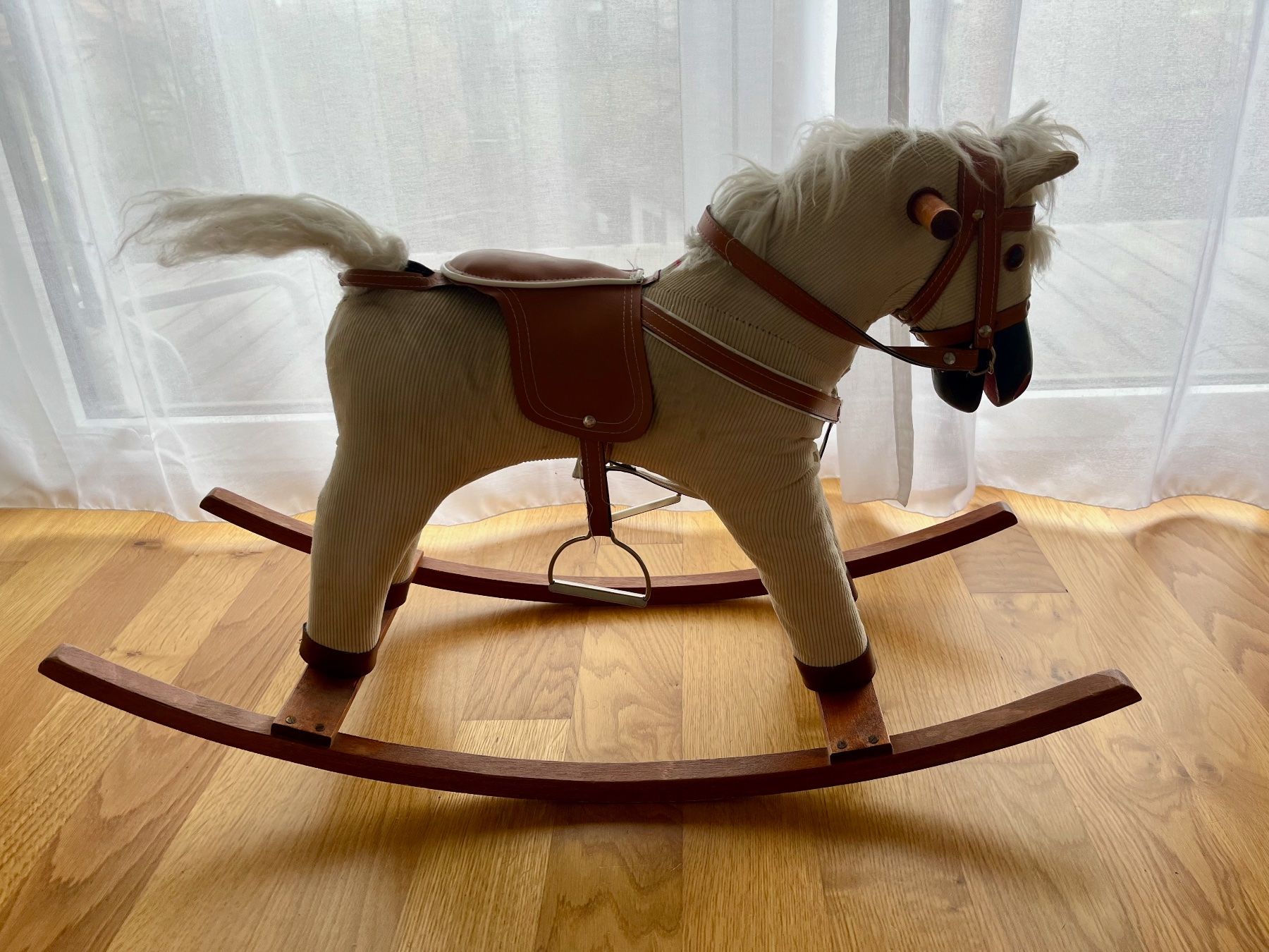 Jouets: Schaukelpferd – D'occasion à Bern par caperucitaroja