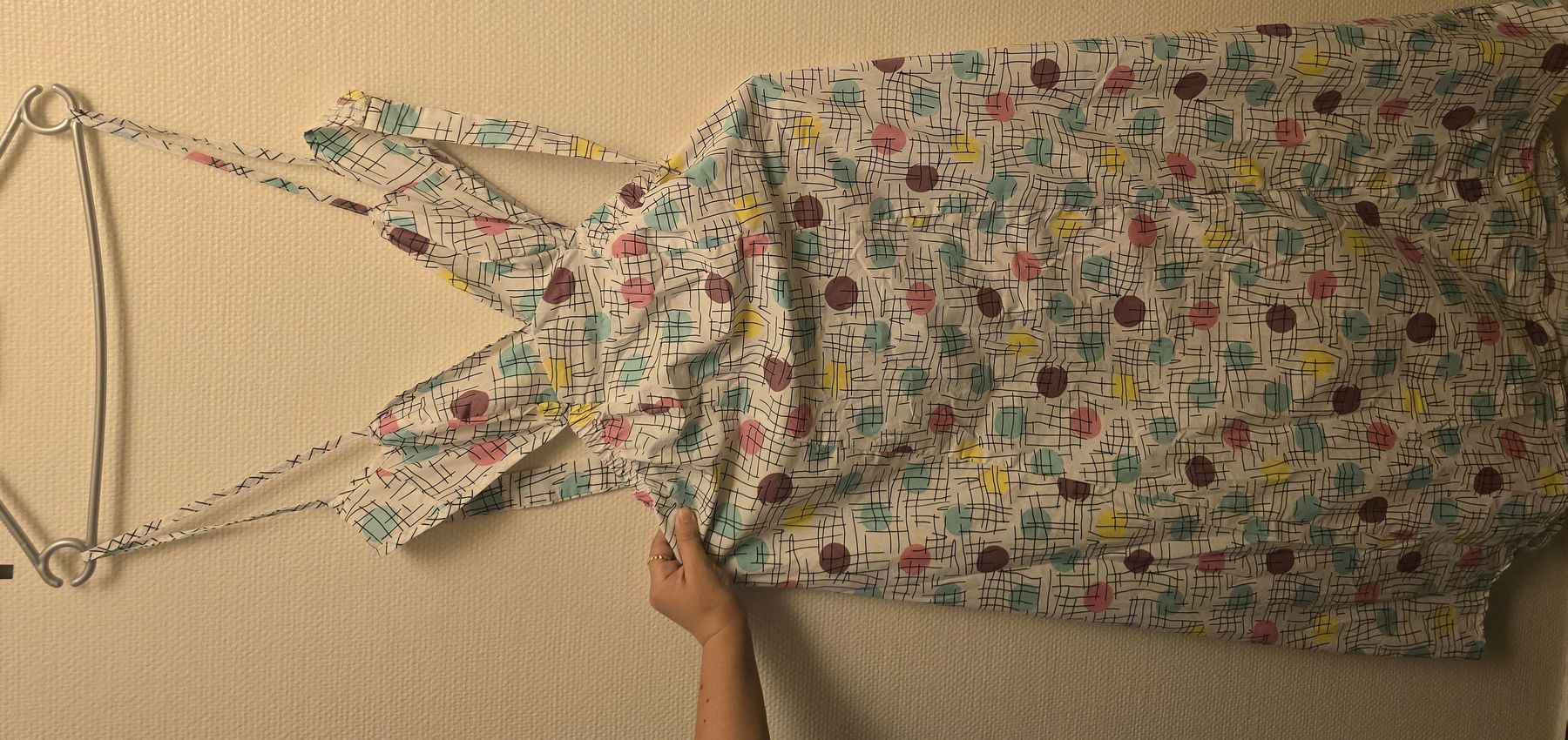 Vestiti: Summer Dress Patterned Spaghetti Straps Used Condition – Usato da Lausanne venduto da b_r_6z5f