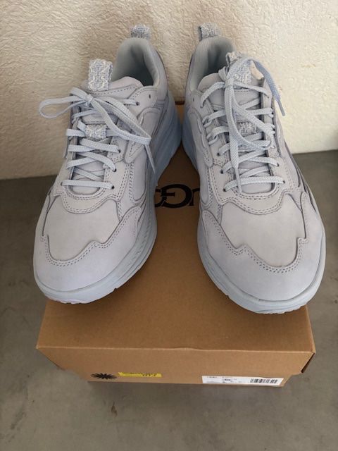 Ugg Damenschuhe: UGG baskets CA1 pointure 41 – Neu und originalverpackt aus Chippis von Mecla 1