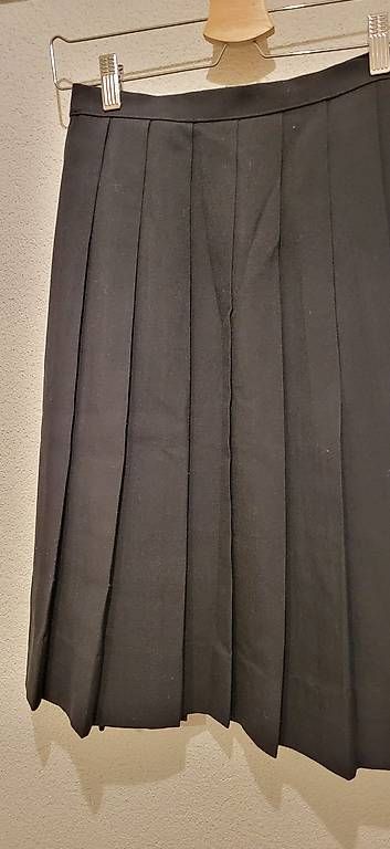 Gonne: Vintage Faltenrock schwarz, Gr. S – Usato da Basel venduto da kri_wd99 1