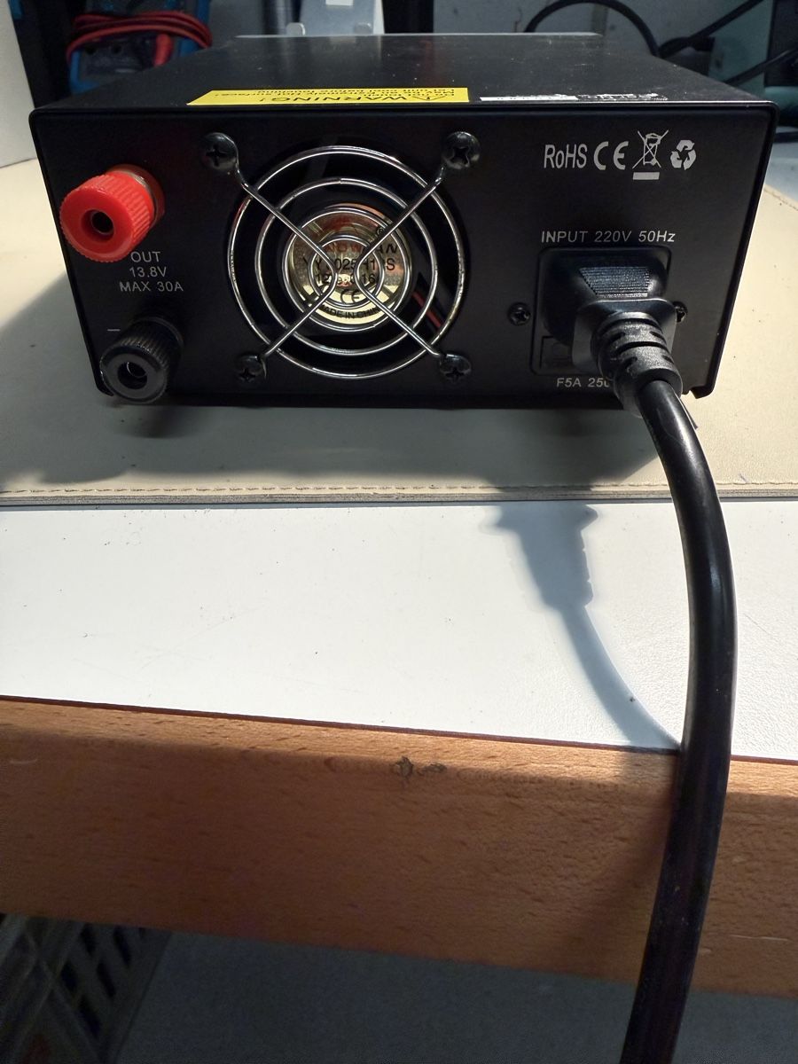 Radiocomunicazione: Netzteil Radiocom PS-30SW III 30A. – Usato da Zuzwil SG venduto da Stepwolf 1