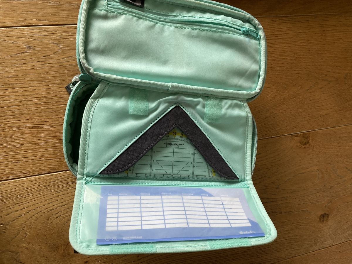 Satch Borse & Zaini: Satch Schulrucksack inkl. Etui und Regenhülle – Usato da Neudorf venduto da willi26 2