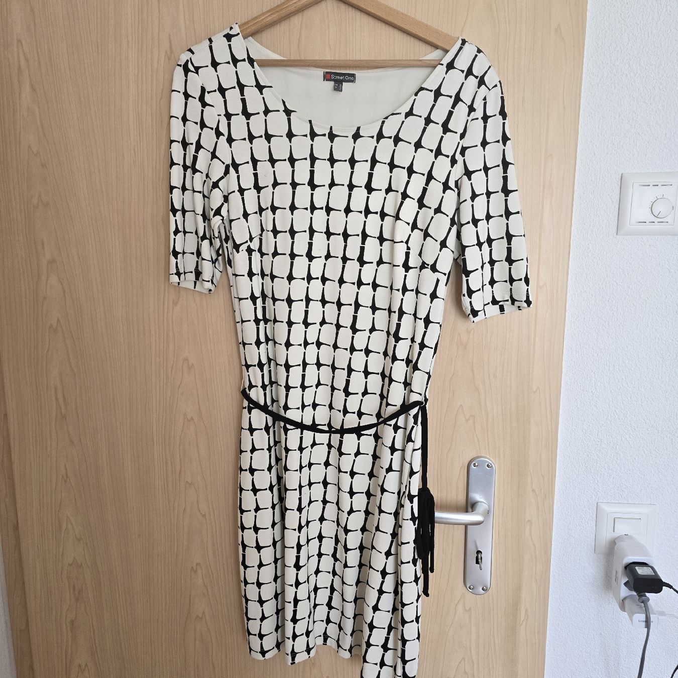 Vestiti: Kleid, Damen, Grösse 36 – Usato da Boswil venduto da Mistery79090