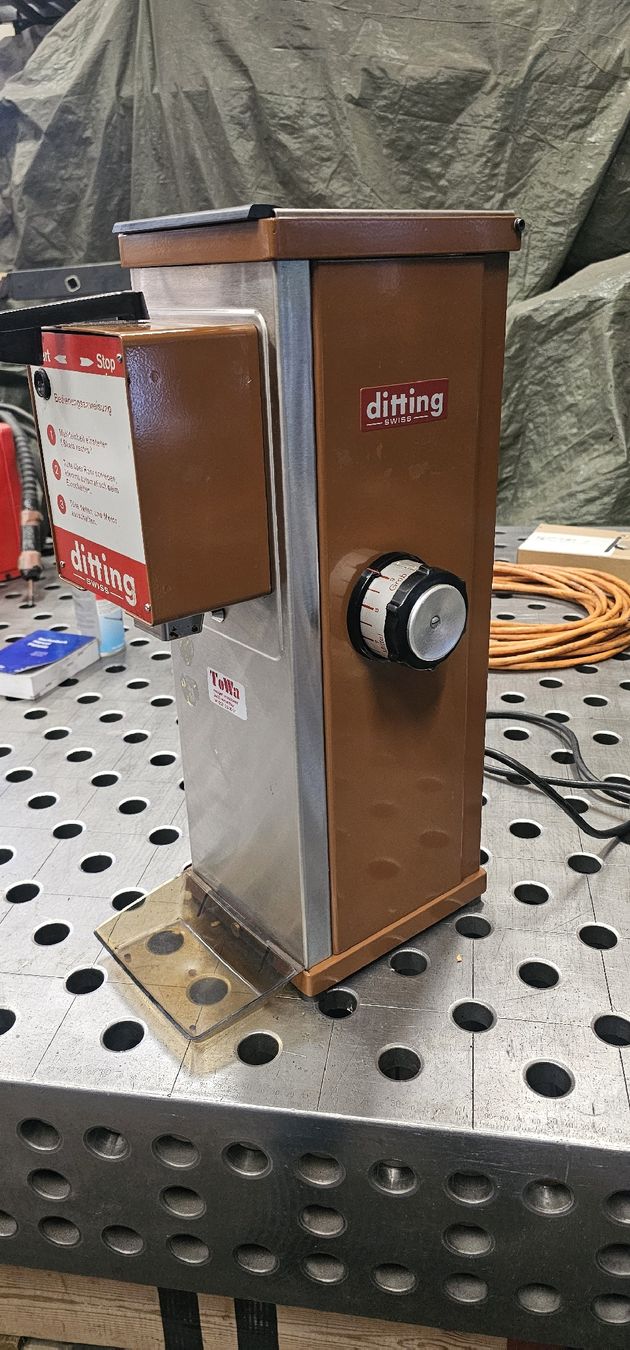 Elettrodomestici da cucina: Ditting Kaffeemühle 380V – Usato da Emmenbrücke venduto da inf_l8yf 1