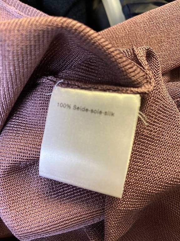 T-shirts: AKRIS Seidenshirt – D'occasion à St. Gallen par Konstanza 2