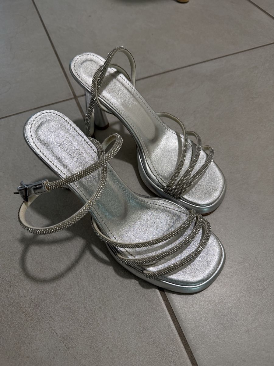 Scarpe da donna: Silberne Riemchen-High-Heels – Usato da Gattikon venduto da Mehtab