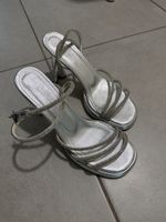 Silberne Riemchen-High-Heels