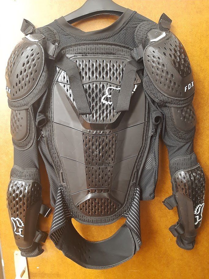 Protections: Fox Titan S – D'occasion à Gingins par danolive 1