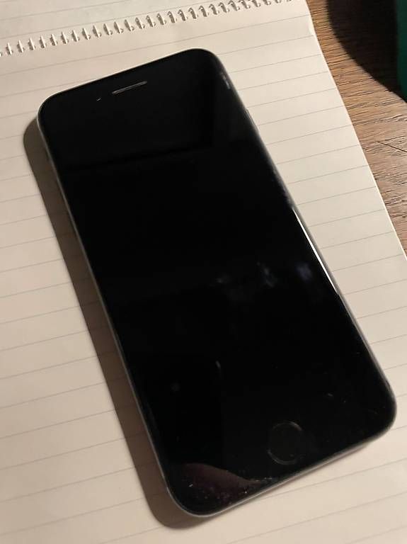 Telefoni cellulari / Smartphones: Iphone 8 - 64Gb – Usato da Porrentruy venduto da 40kg